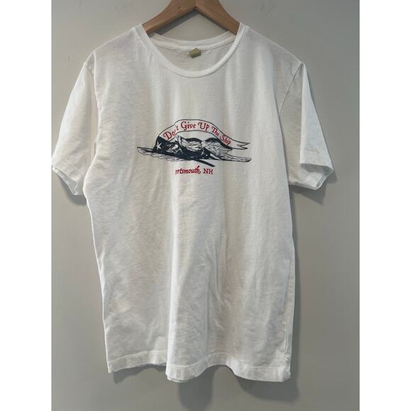 Men's T-Shirt Don't Give Up the Ship Portsmouth, NH Seacoast Size Large JL - Picture 1 of 6